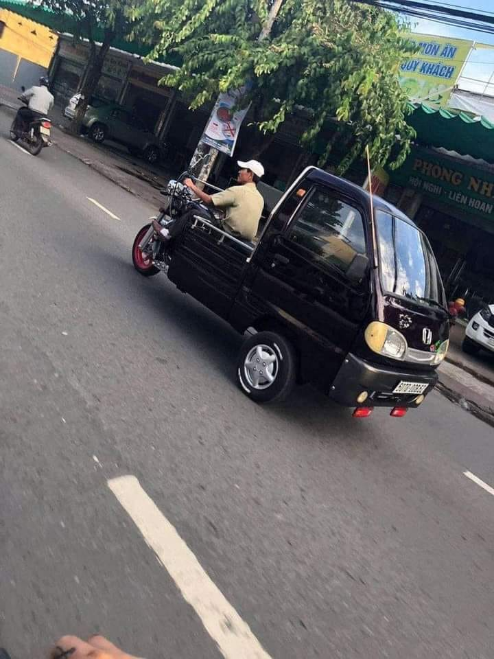 Cái gì đây xe của ai