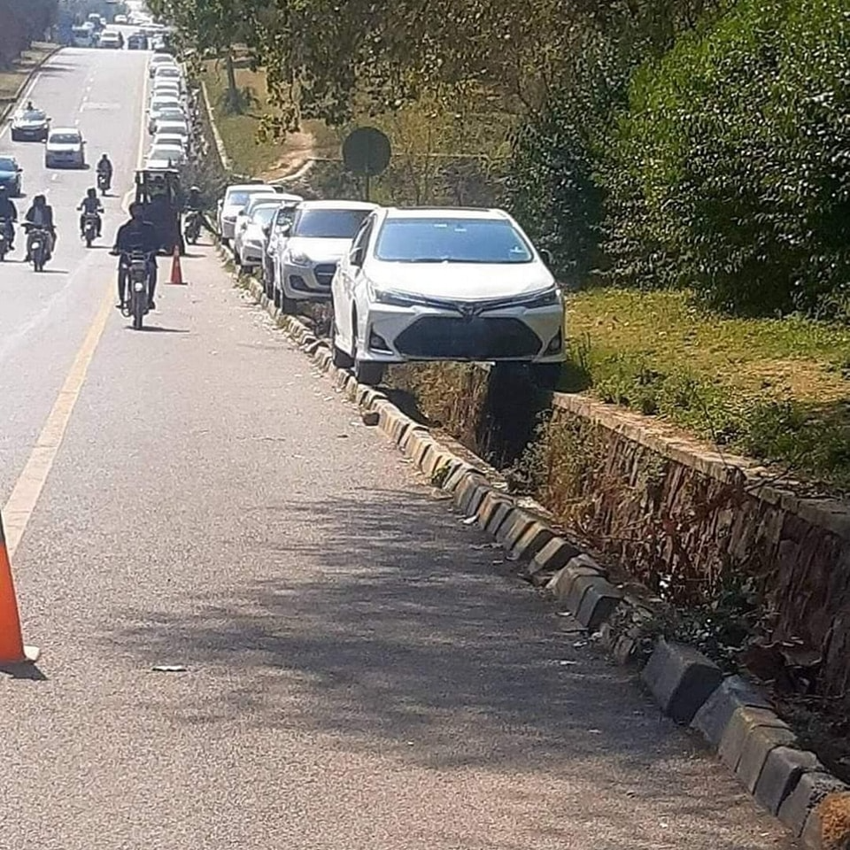 Vợ mới lấy bằng lái sao 12 lần thi rớt
